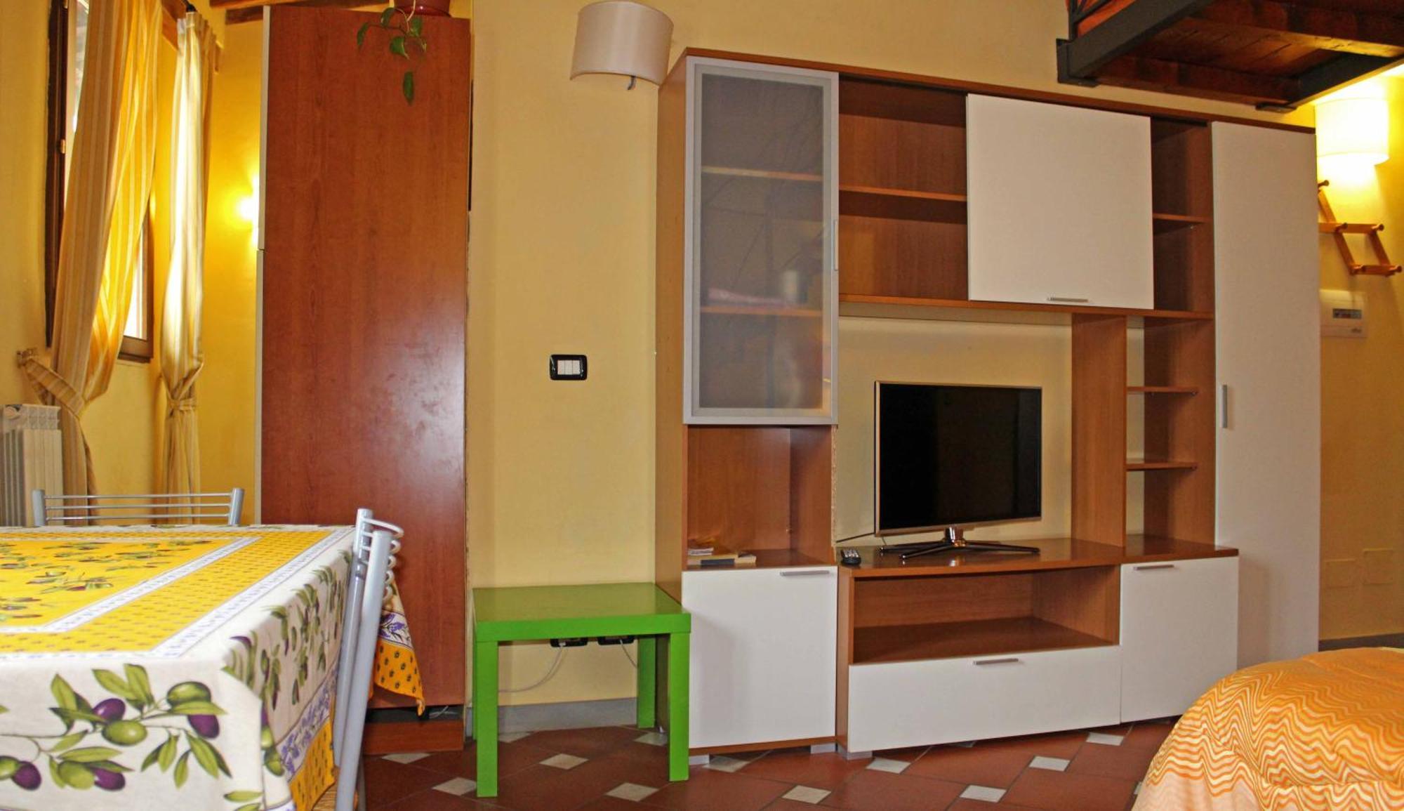 Max Studios Florence Kamer foto