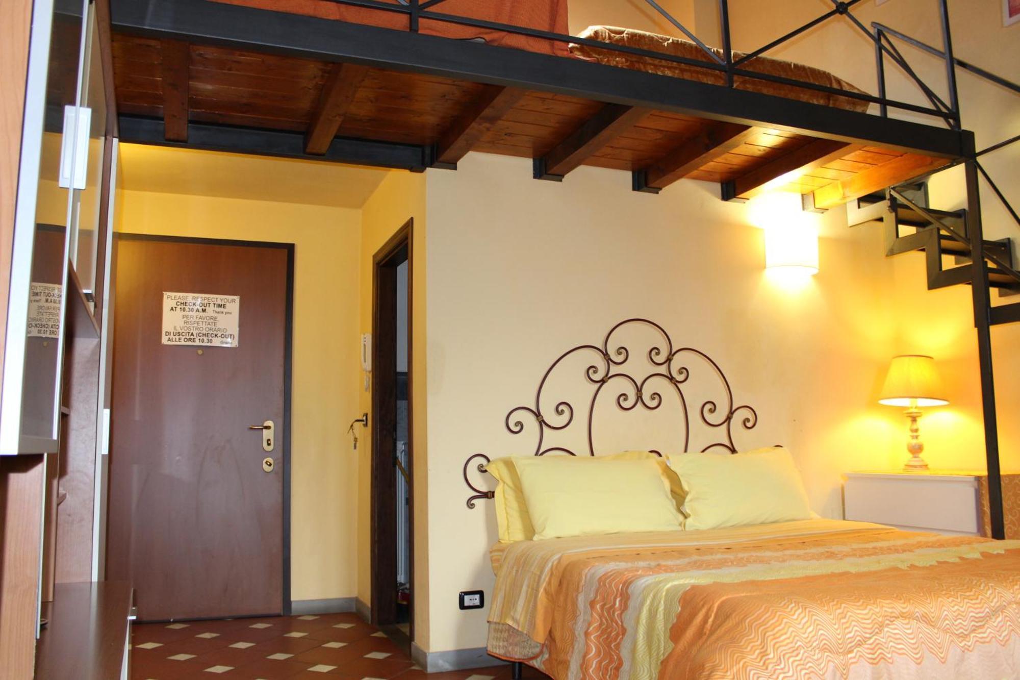 Max Studios Florence Kamer foto