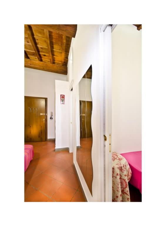 Max Studios Florence Kamer foto