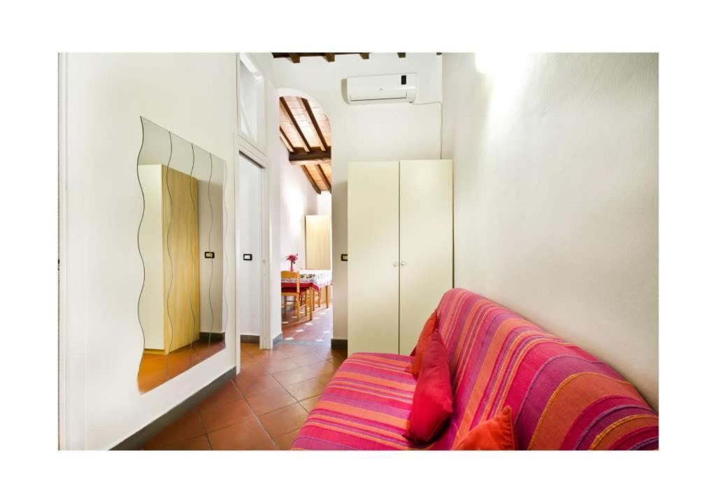 Max Studios Florence Kamer foto